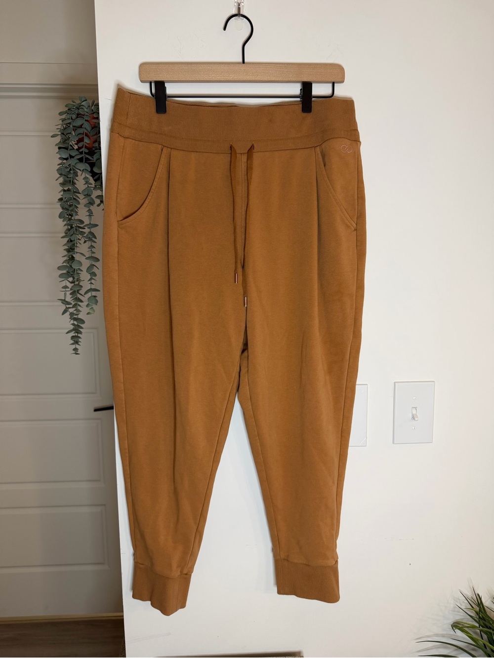 Calia by Carrie Underwood Jogger Pants Large Brown Caramel Cotton Blend